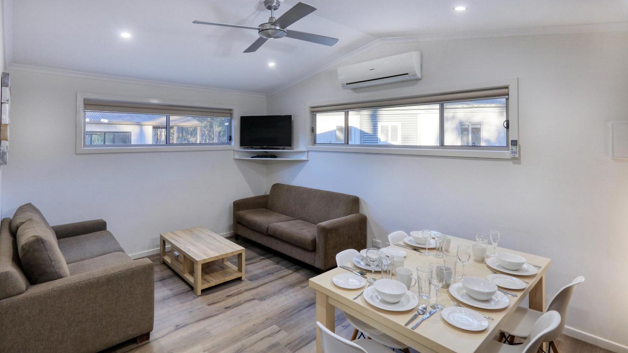 Deniliquin Riverside Caravan Park Bagian luar foto