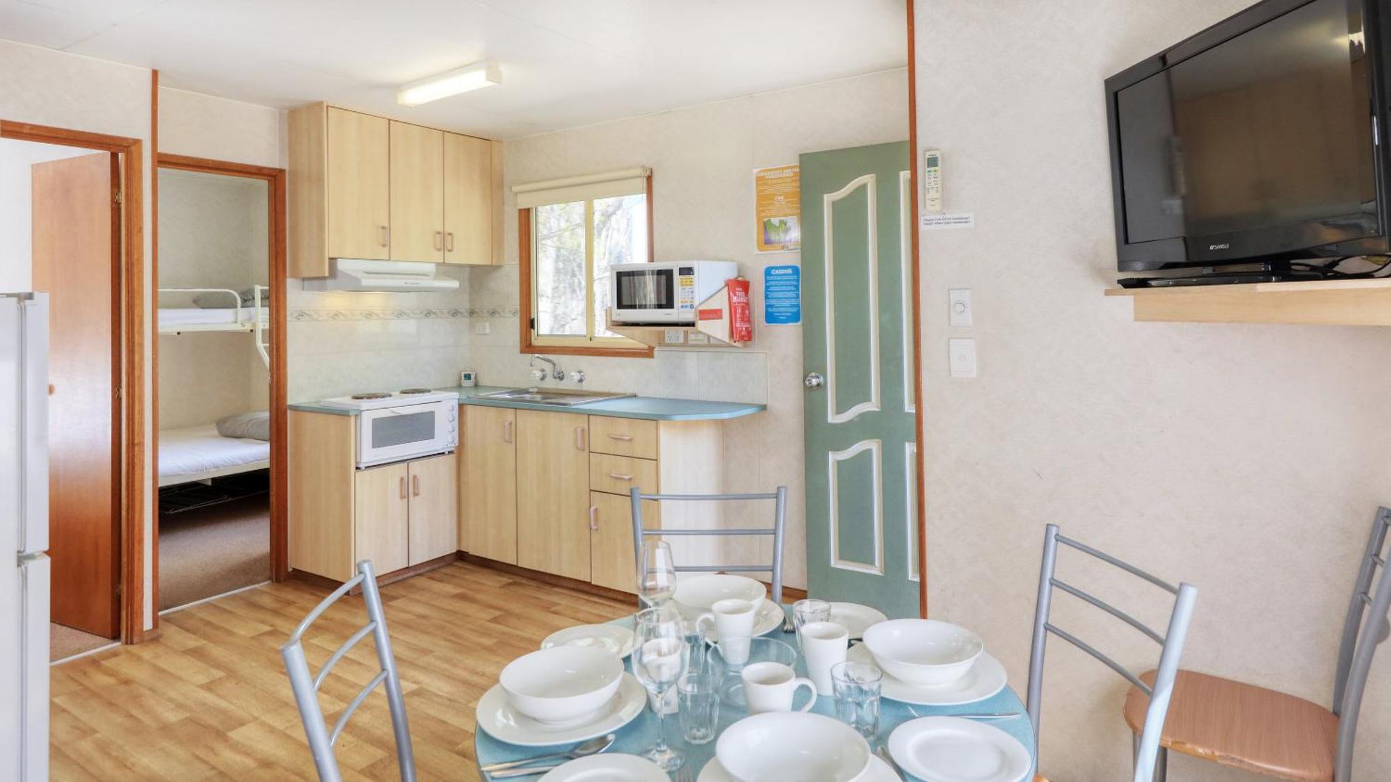 Deniliquin Riverside Caravan Park Bagian luar foto