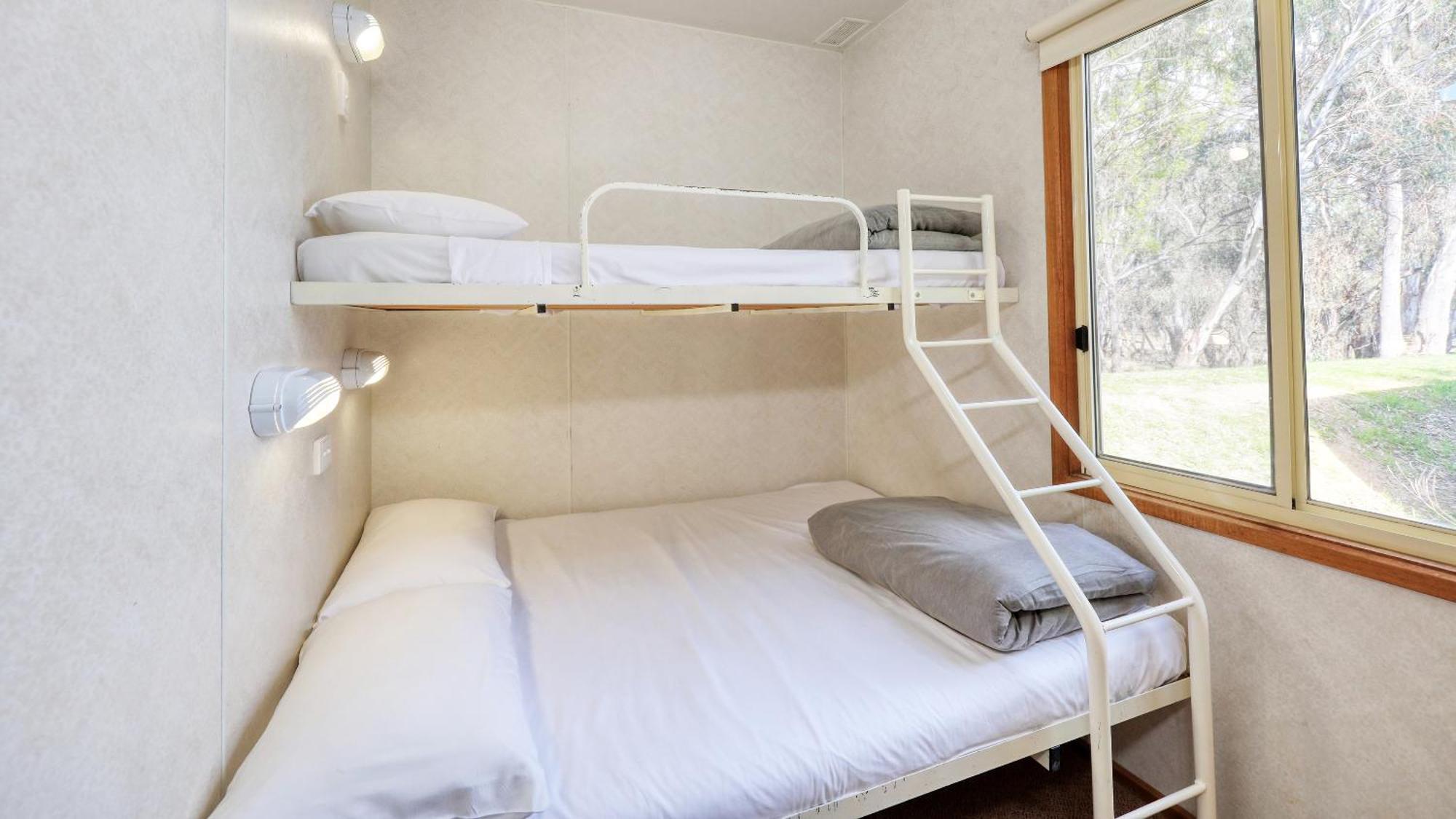Deniliquin Riverside Caravan Park Bagian luar foto
