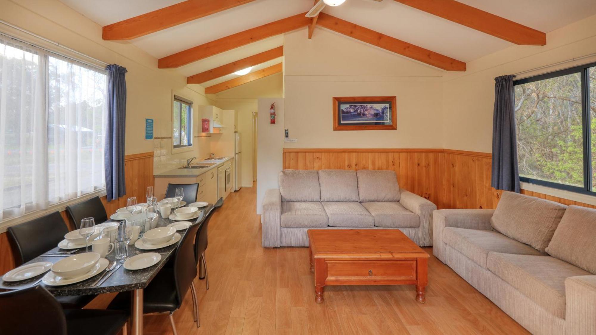Deniliquin Riverside Caravan Park Bagian luar foto