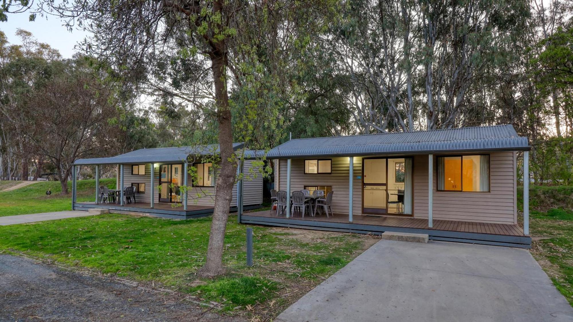 Deniliquin Riverside Caravan Park Bagian luar foto