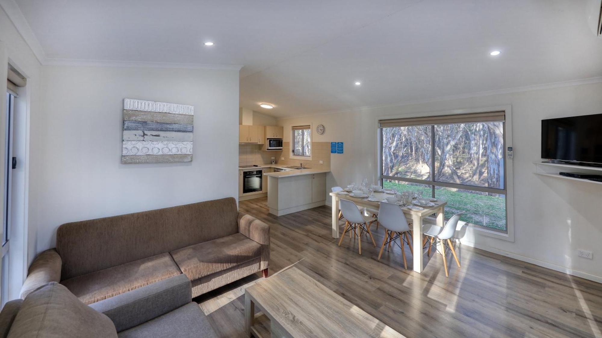 Deniliquin Riverside Caravan Park Bagian luar foto
