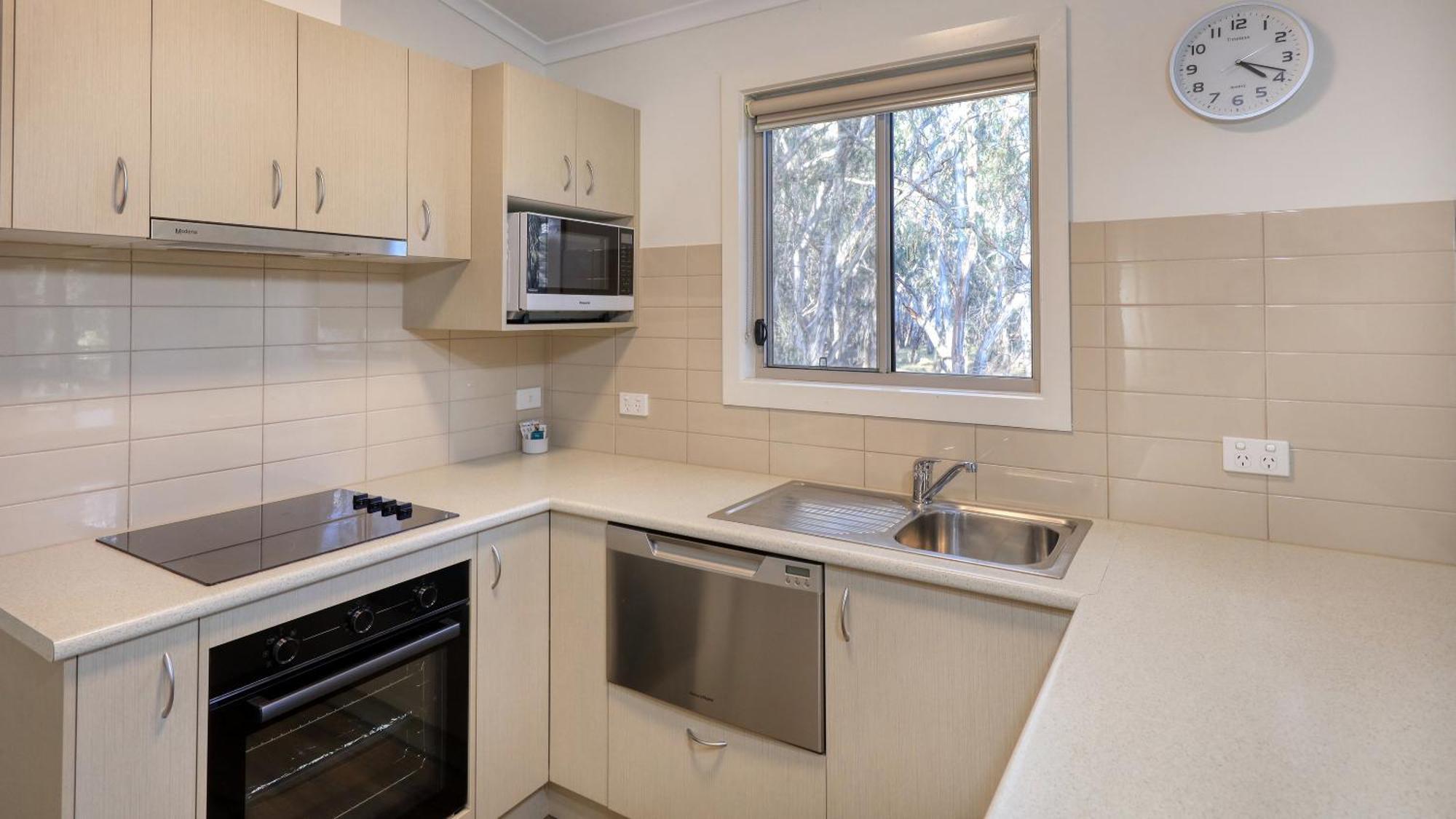 Deniliquin Riverside Caravan Park Bagian luar foto