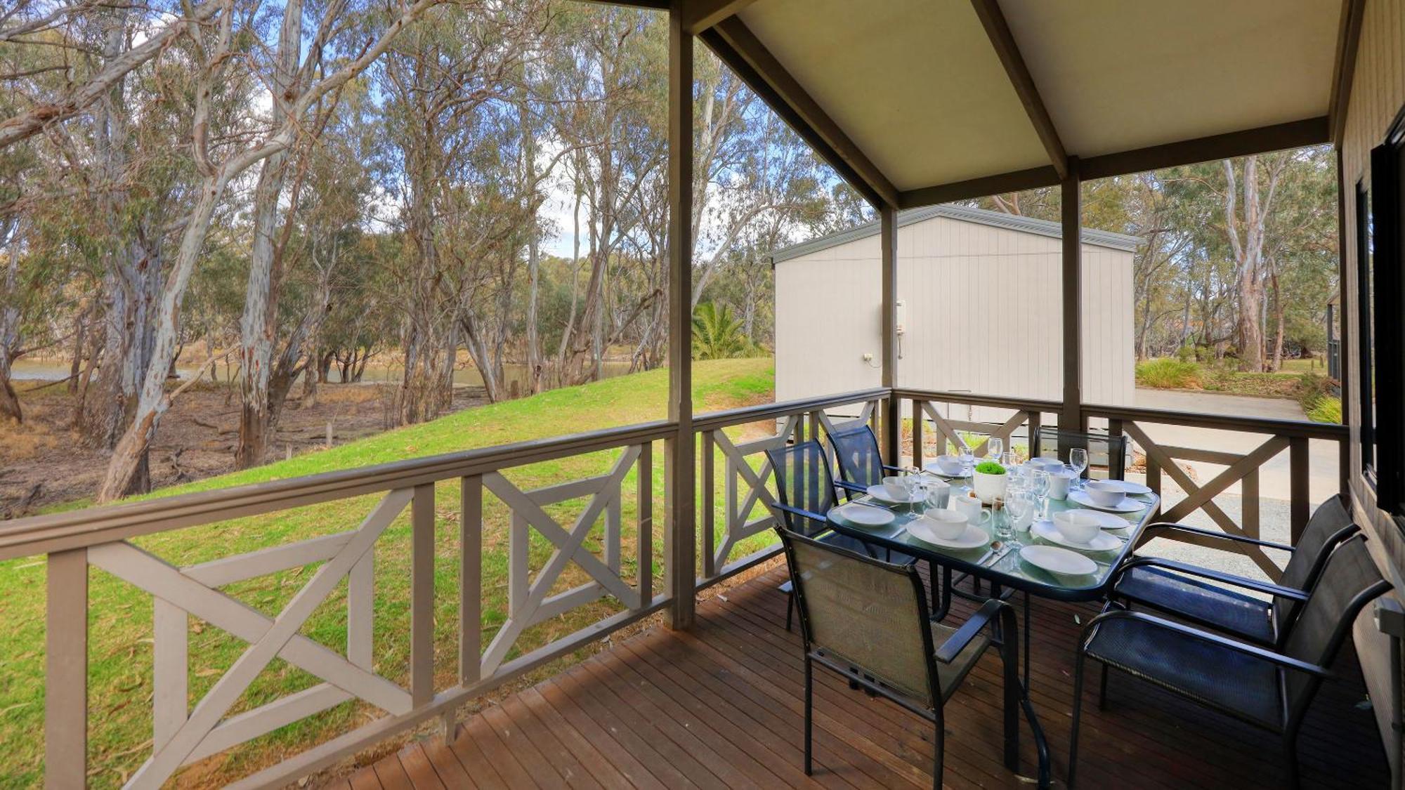 Deniliquin Riverside Caravan Park Bagian luar foto