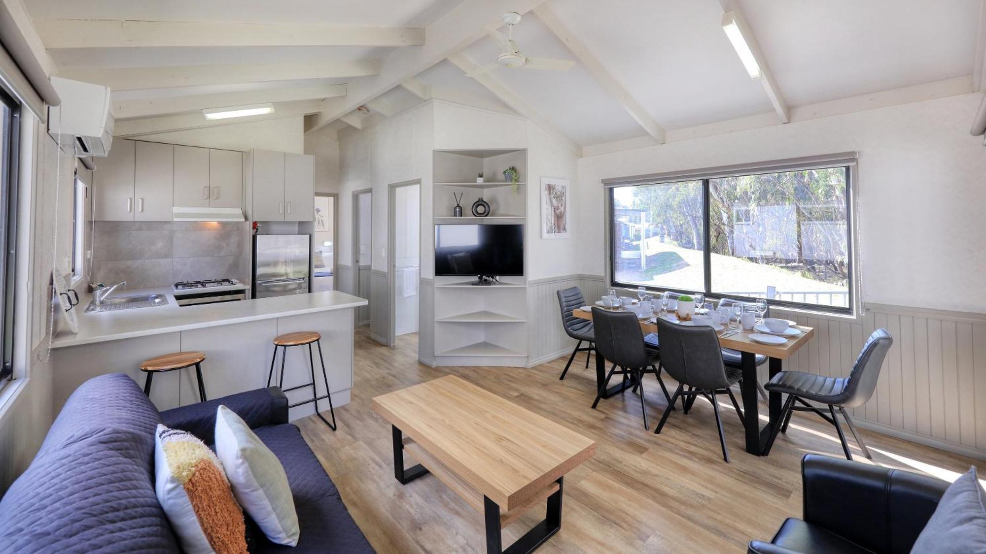 Deniliquin Riverside Caravan Park Bagian luar foto